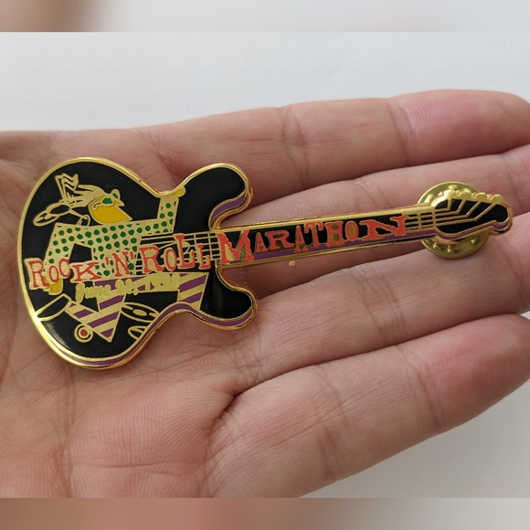 VTG JUNE 21ST 1998 ROCK N ROLL MARATHON GUITAR PIN - Picture 4 of 8